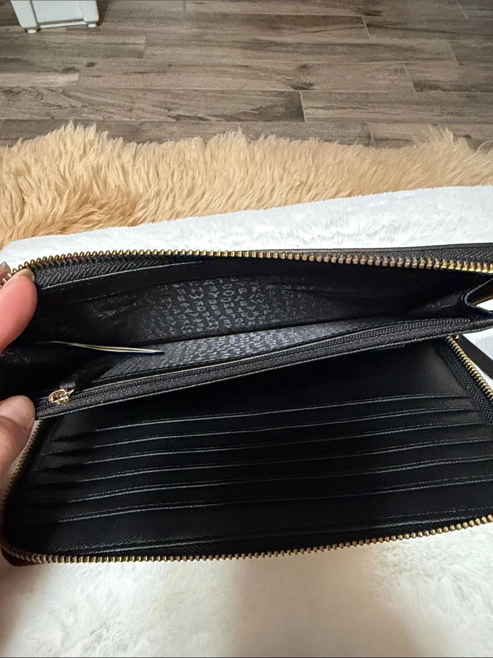 Kate Spade Black Saffiano Leather Zip Around LV Wallet Organizer Clutch